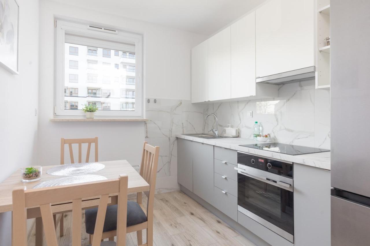 Metro Targowek Homely Apartment ワルシャワ エクステリア 写真